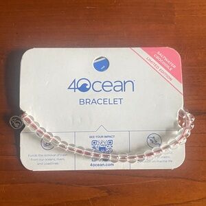 4Ocean Bracelet. Funds global Ocean Cleanup. NWT